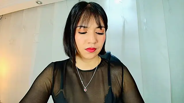 Snapshot of lina_bedoya_ chatting on May 15, 11:41 am lina bedoya online show from May 15, 11:41 am