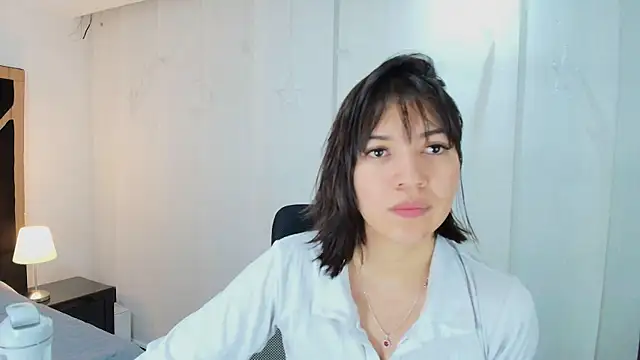 Snapshot of lina_bedoya_ chatting on October 4, 11:34 am lina bedoya online show from October 4, 11:34 am