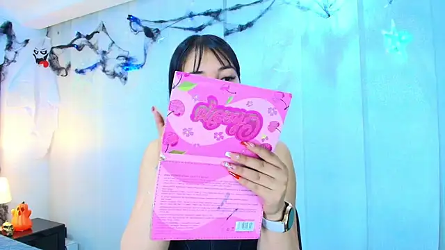 lina bedoya  online show from October 25, 11:42 am