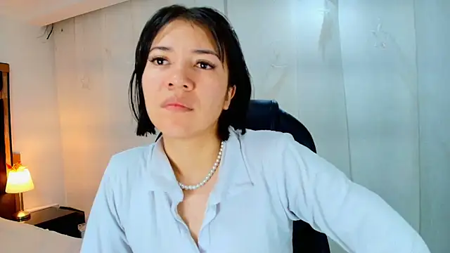 lina bedoya  online show from January 14, 11:36 am