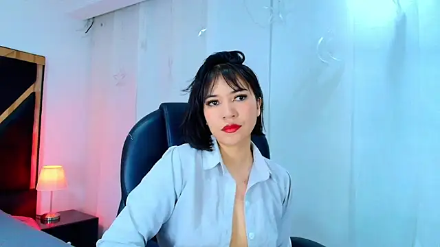 Snapshot of lina_bedoya_ chatting on April 24, 11:45 am lina bedoya online show from April 24, 11:45 am