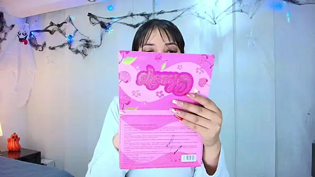 lina bedoya  online show from October 22, 11:42 am