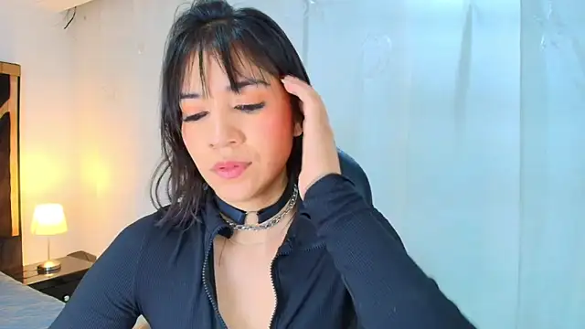 Snapshot of lina_bedoya_ chatting on May 8, 11:36 am lina bedoya online show from May 8, 11:36 am