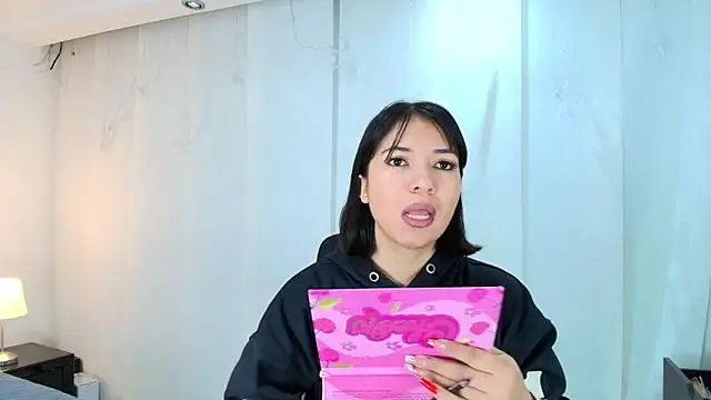 Snapshot of lina_bedoya_ chatting on October 10, 11:33 am lina bedoya online show from October 10, 11:33 am
