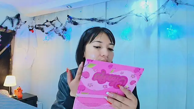 lina bedoya  online show from October 30, 11:41 am