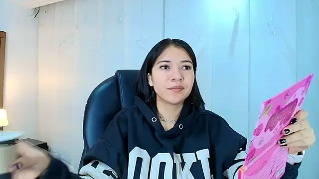 lina bedoya  online show from December 2, 11:34 am