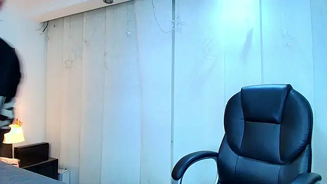 lina bedoya  online show from February 7, 11:18 am