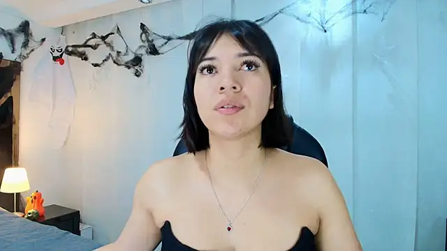 lina bedoya  online show from November 12, 11:36 am