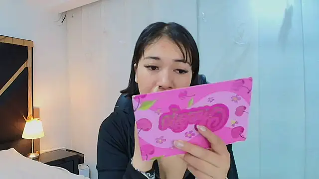 lina bedoya  online show from January 15, 11:46 am