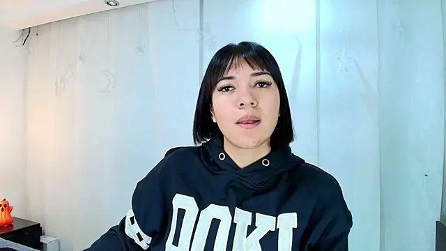 lina bedoya  online show from October 21, 11:31 am