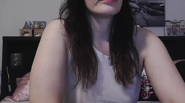 Snapshot of CrystalLakeXO chatting on March 20, 8:53 am CrystalLakeXO online show from March 20, 8:53 am