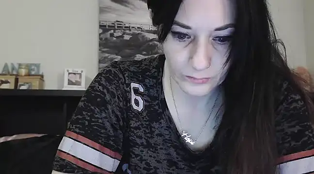 Snapshot of CrystalLakeXO chatting on March 21, 5:11 am CrystalLakeXO online show from March 21, 5:11 am