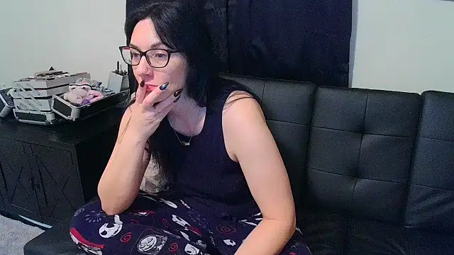 CrystalLakeXO online show from March 4, 9:06 am