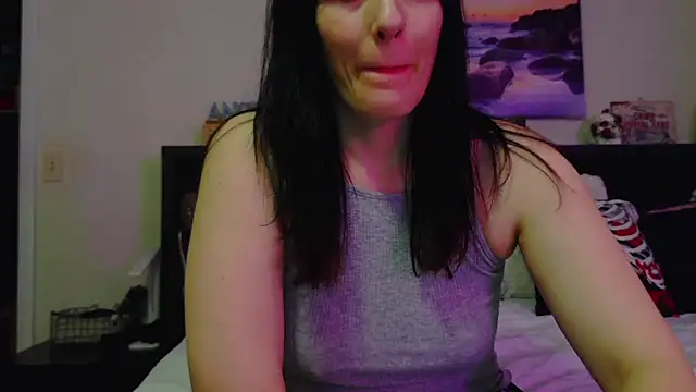 CrystalLakeXO online show from December 3, 5:30 am