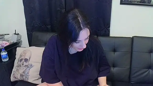 CrystalLakeXO online show from February 26, 7:52 am