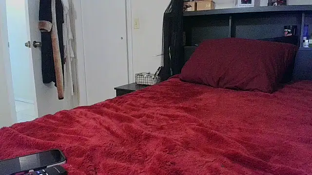 CrystalLakeXO online show from February 24, 5:30 am