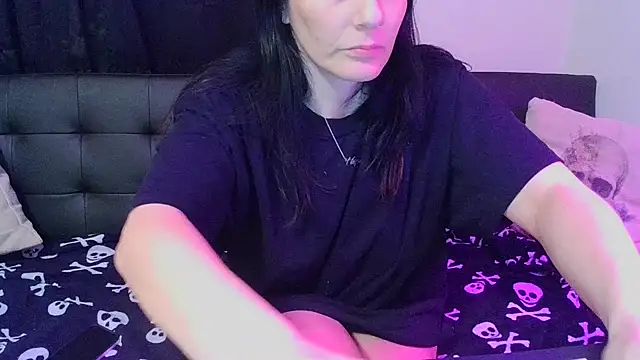 CrystalLakeXO online show from February 4, 6:41 am