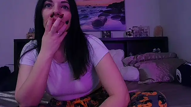 CrystalLakeXO online show from December 17, 11:26 am