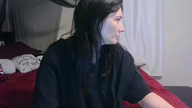 CrystalLakeXO online show from March 2, 6:25 am