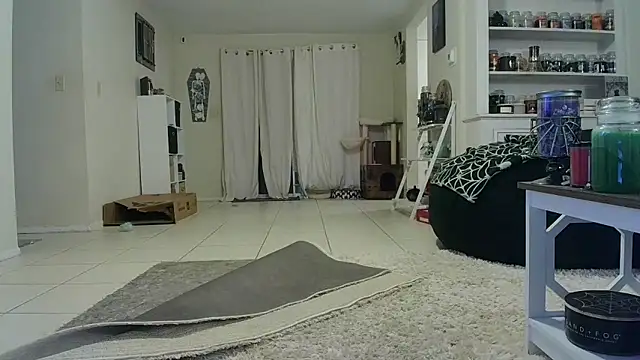 CrystalLakeXO online show from January 16, 8:40 am