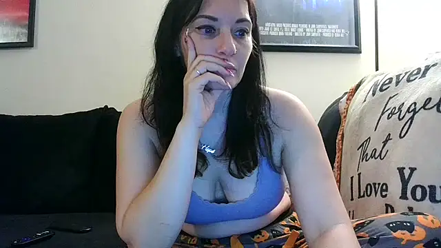 Snapshot of CrystalLakeXO chatting on September 28, 6:53 am CrystalLakeXO online show from September 28, 6:53 am