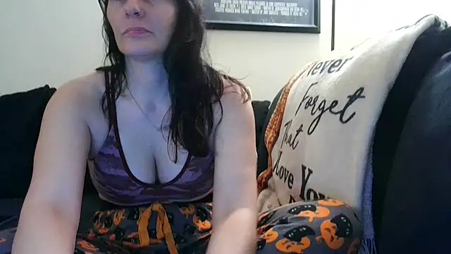 Snapshot of CrystalLakeXO chatting on September 29, 4:52 am CrystalLakeXO online show from September 29, 4:52 am