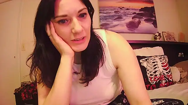 CrystalLakeXO online show from November 6, 5:44 am