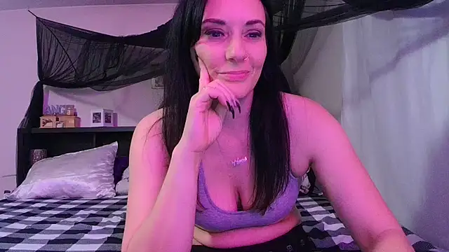 CrystalLakeXO online show from June 4, 5:45 am