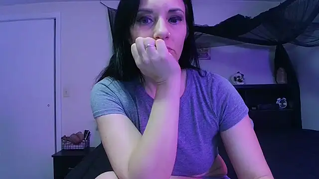 CrystalLakeXO online show from June 10, 4:46 am