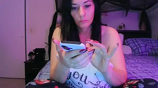 CrystalLakeXO online show from May 31, 5:46 am