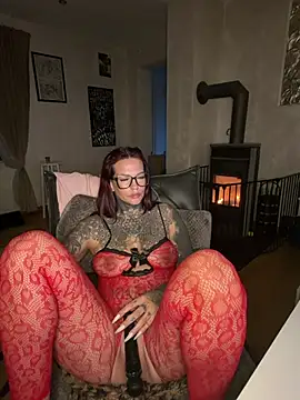 AileenInkOfficial online show from April 13, 6:23 pm