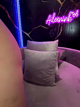 Snapshot of AileenInkOfficial chatting on September 26, 8:05 pm AileenInkOfficial online show from September 26, 8:05 pm