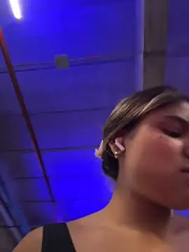 SaraParisi online show from November 7, 5:17 pm