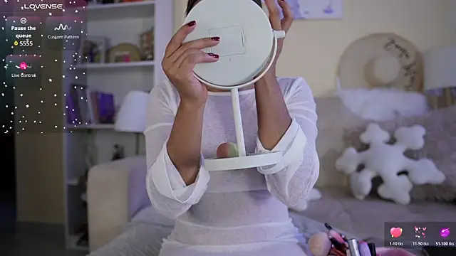 SaraParisi online show from November 8, 10:35 pm