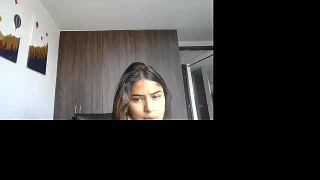 SaraParisi online show from March 7, 3:17 pm