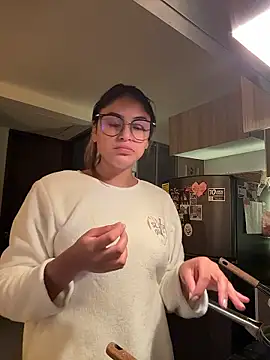 SaraParisi online show from January 7, 11:21 pm