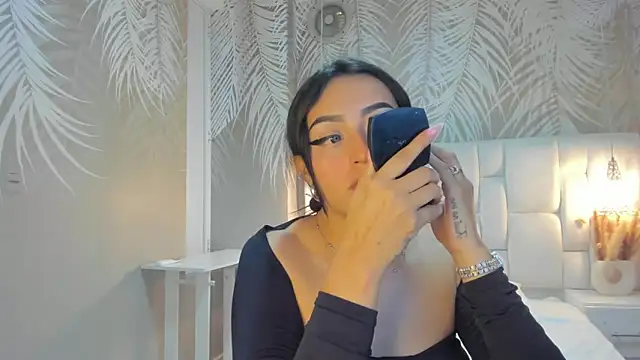 Lesly sexy4u online show from December 18, 2:27 am