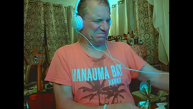 Snapshot of coryassman chatting on July 4, 5:36 am coryassman online show from July 4, 5:36 am