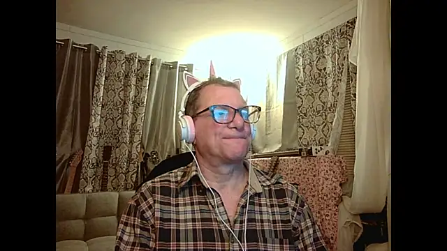 Snapshot of coryassman chatting on February 2, 11:18 am coryassman online show from February 2, 11:18 am