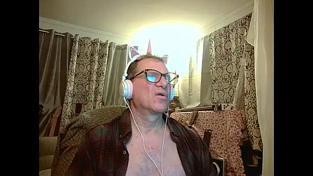 Snapshot of coryassman chatting on February 5, 11:12 am coryassman online show from February 5, 11:12 am