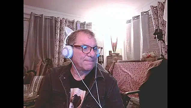 Snapshot of coryassman chatting on October 14, 11:00 am coryassman online show from October 14, 11:00 am
