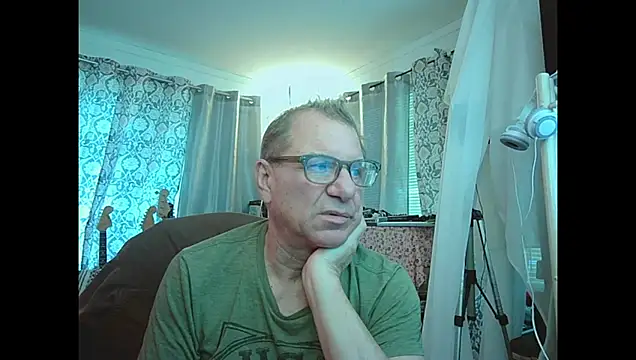 coryassman online show from April 10, 8:49 pm