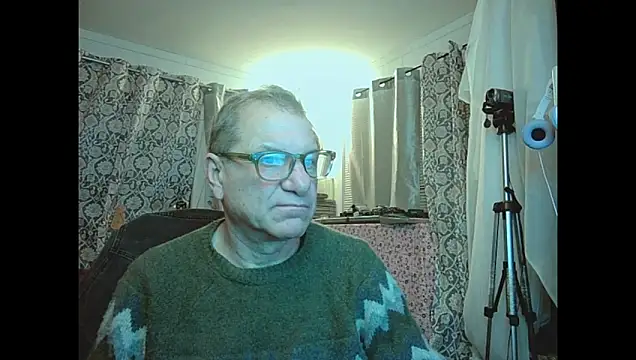 Snapshot of coryassman chatting on April 20, 7:55 am coryassman online show from April 20, 7:55 am