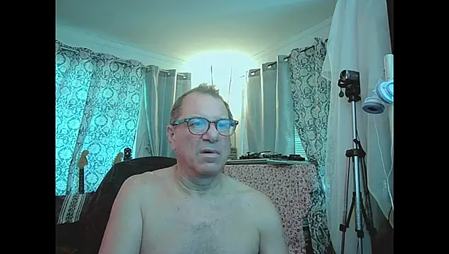 Snapshot of coryassman chatting on April 22, 7:42 pm coryassman online show from April 22, 7:42 pm
