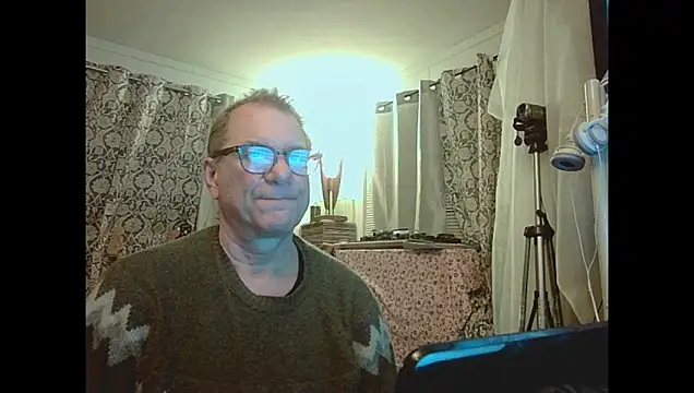 Snapshot of coryassman chatting on April 23, 7:48 am coryassman online show from April 23, 7:48 am