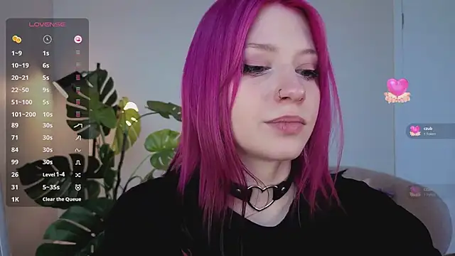 arielabradberry online show from May 28, 3:29 pm