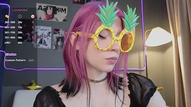 arielabradberry online show from April 15, 2:21 pm