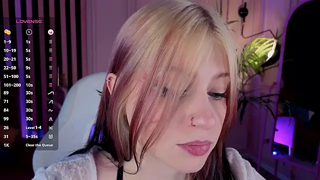 Snapshot of arielabradberry chatting on September 12, 12:27 pm arielabradberry online show from September 12, 12:27 pm