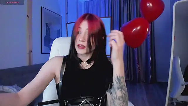 Snapshot of arielabradberry chatting on February 15, 2:44 pm arielabradberry online show from February 15, 2:44 pm