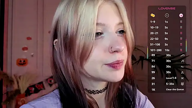 Snapshot of arielabradberry chatting on November 2, 2:55 pm arielabradberry online show from November 2, 2:55 pm